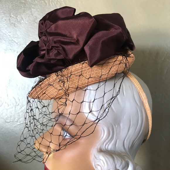 RAVISHING 1930s\' TILT TOY NATURAL STRAW HAT WITH COPPER COLORED BOWS AND VEIL main image 3